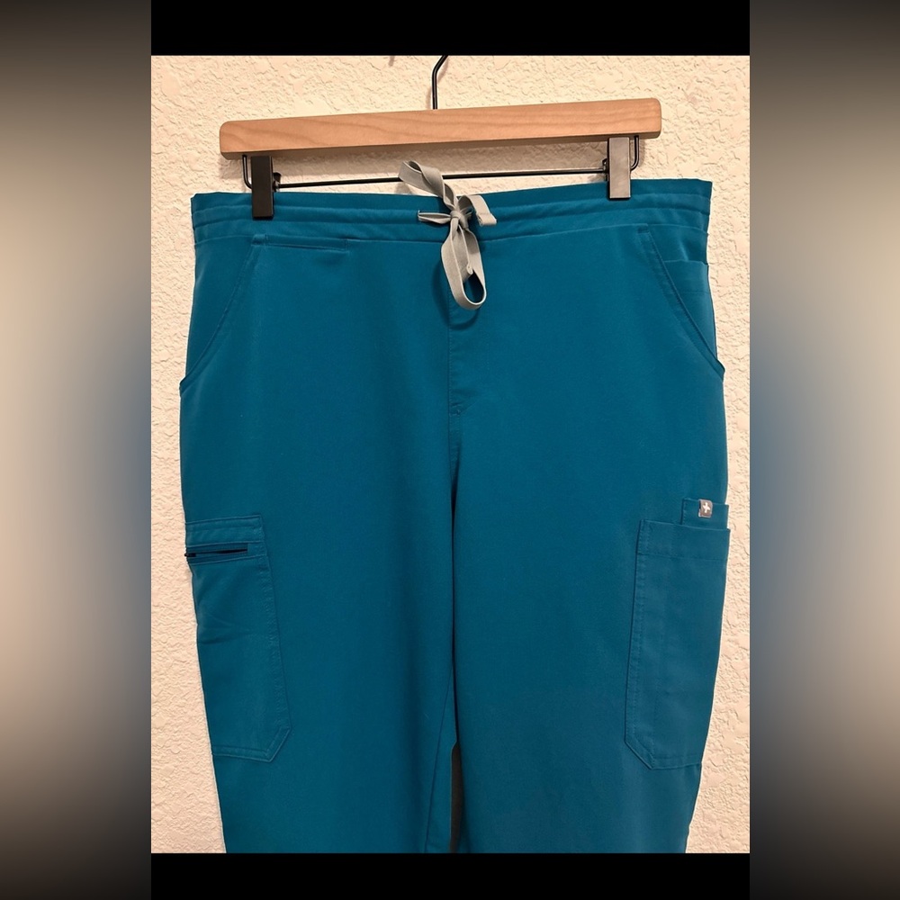 FIGs Yola Skinny Scrub Pants pacific blue